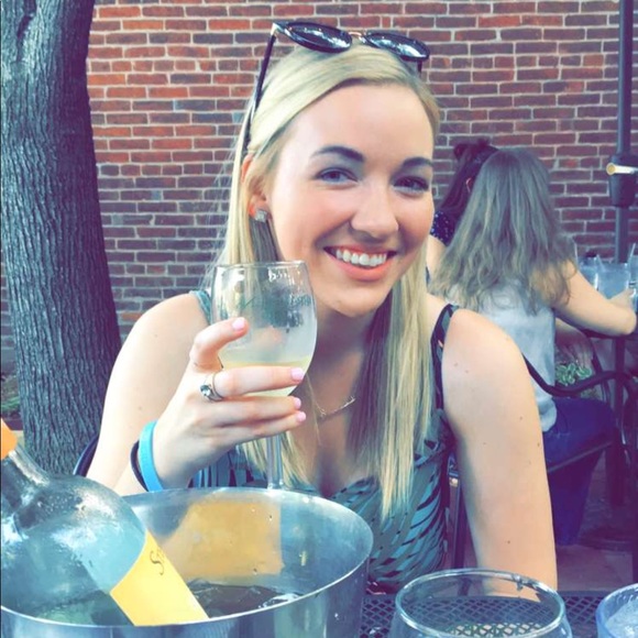 Meet your Posher!!! - Picture 3 of 3